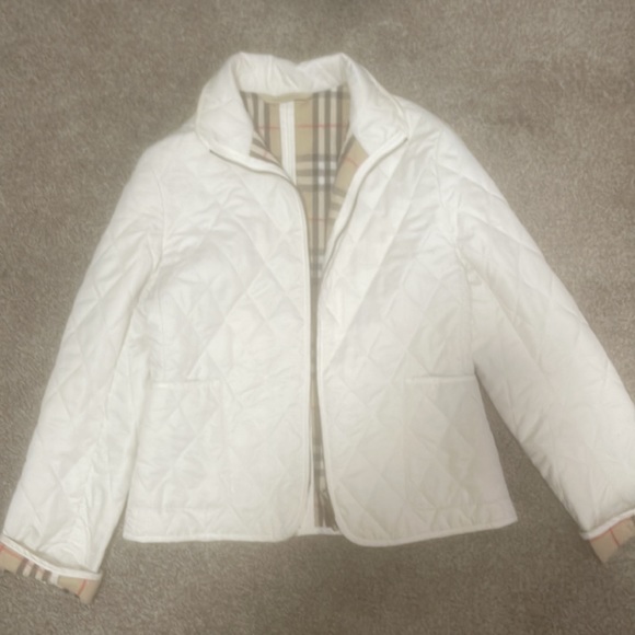 Women’s Burberry jacket - Picture 2 of 3